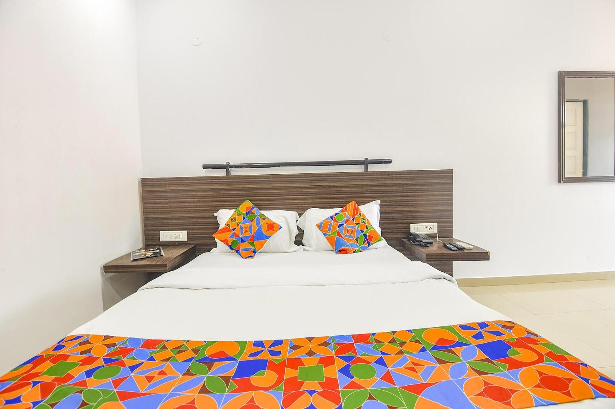 Fabexpress Neo Calangute Beach Resort Exterior foto